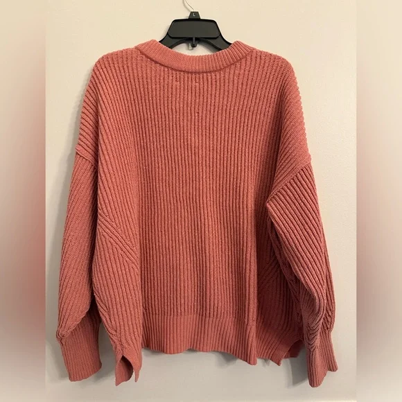 Aerie Beyond Chenille v-neck sweater, EUC
Medium - Picture 2 of 3